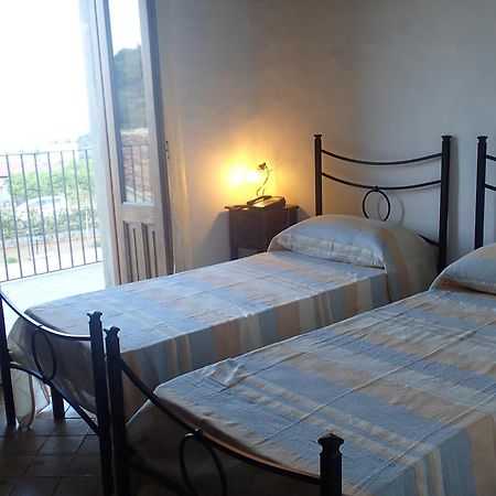 Patitiri ξενώνας Santa Teresa Di Riva Δωμάτιο φωτογραφία